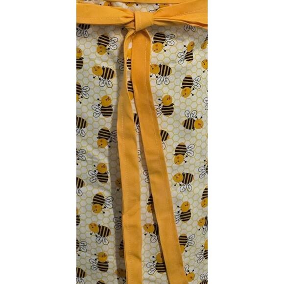Handmade reversible cotton apron  egg apron farmhouse bumble bee print - Picture 3 of 5